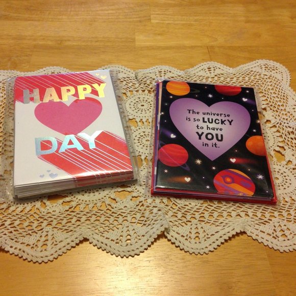 Hallmark Valentine's Day Cards, 18 new cards with envelopes - Picture 1 of 9